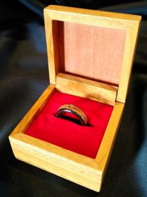 Venolli Ring Finger + Exclusive Box - WJR005