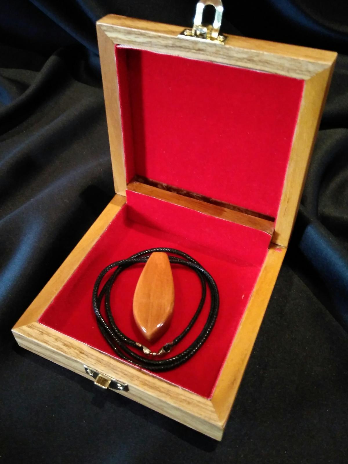Venolli Necklace + Exclusive Box - WJN003